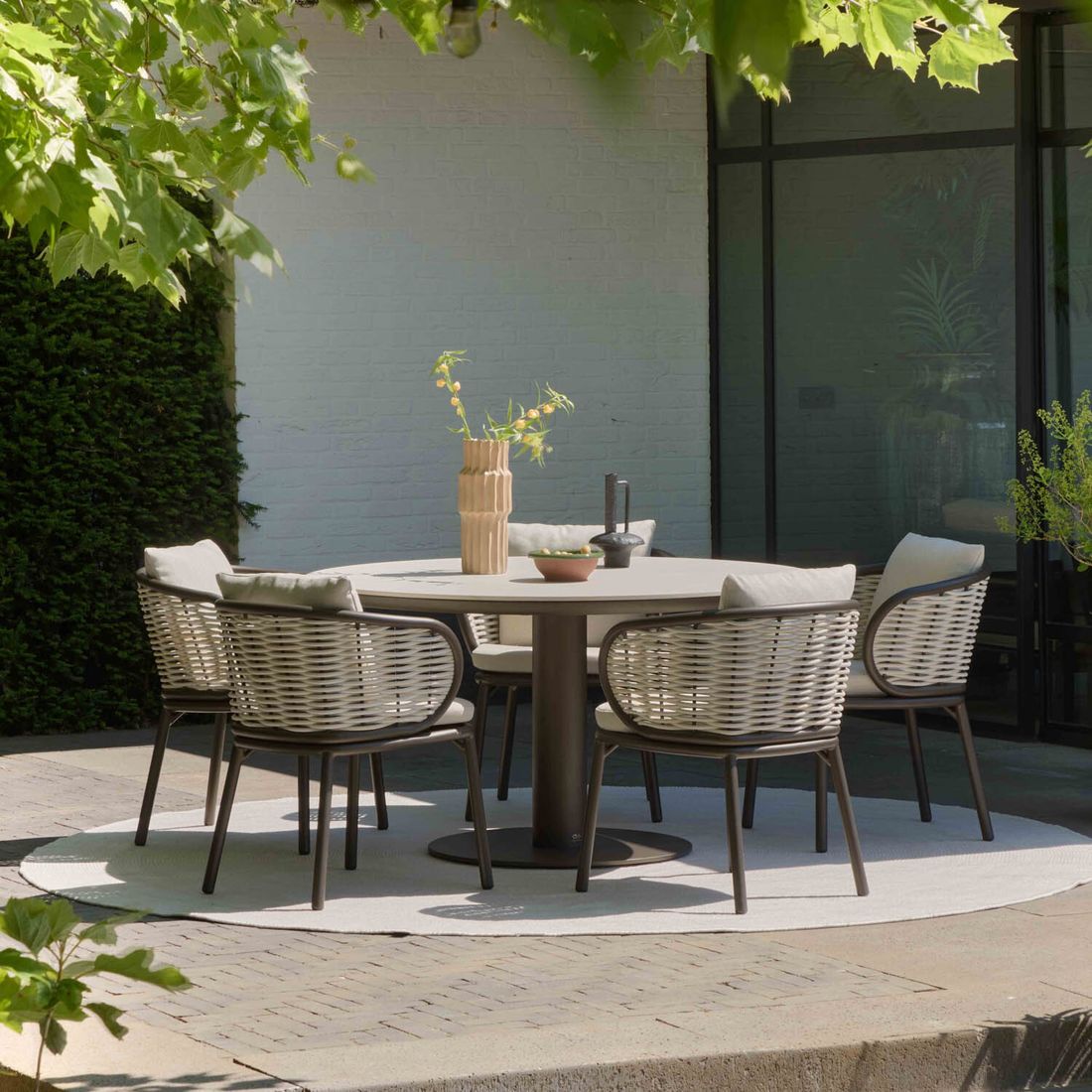 Apple Bee Pine Key Gartensessel Aluminium mit Sitz- und Rückenkissen