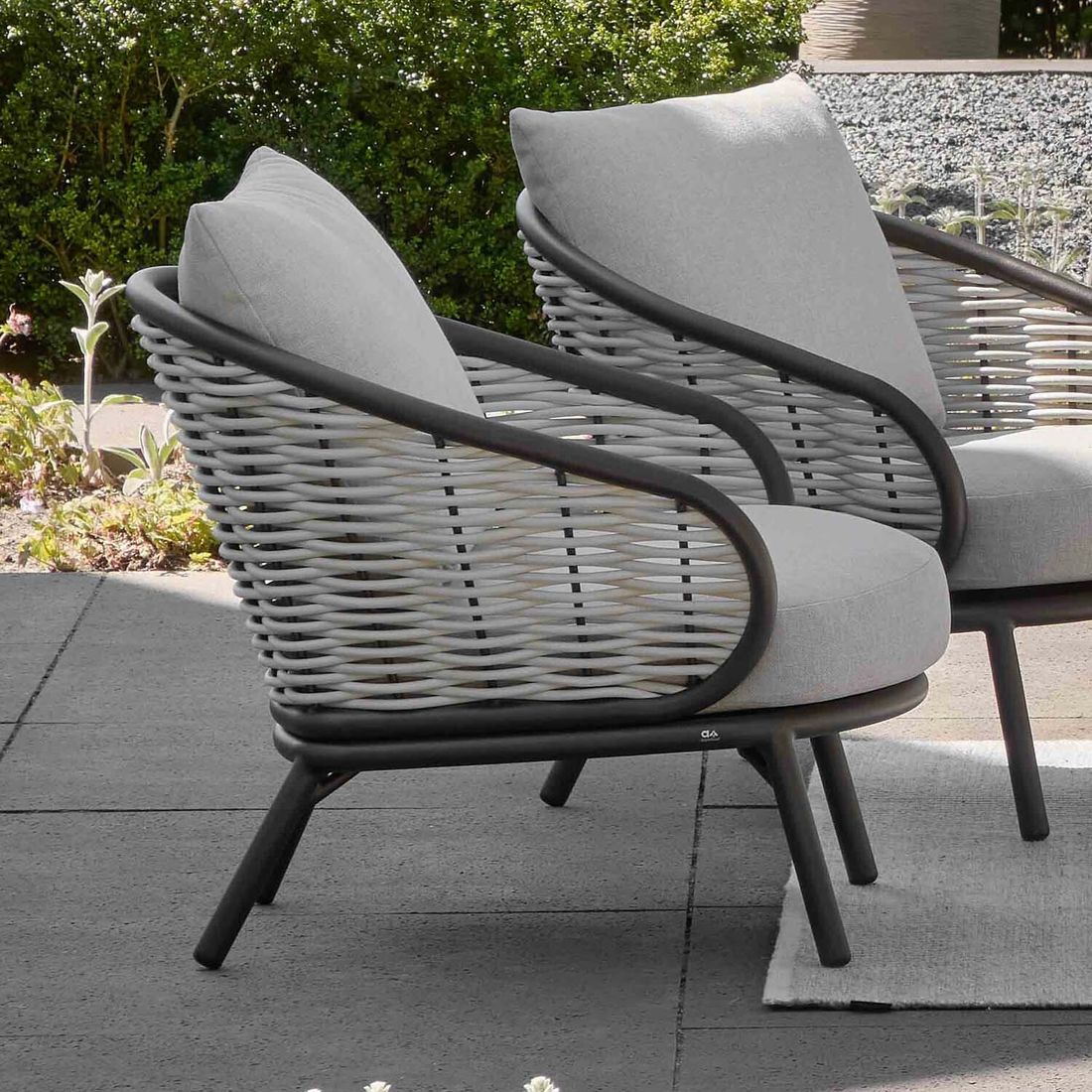 Apple Bee Pine Key Loungesessel Aluminium/Polyrattan/Bee Wett