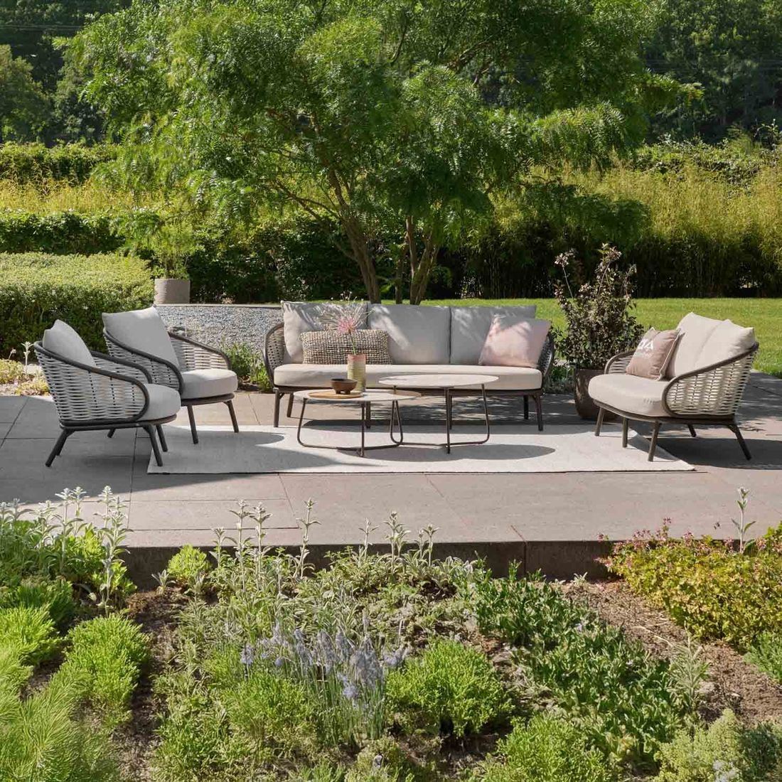 Apple Bee Pine Key Loungesessel Aluminium/Polyrattan/Bee Wett