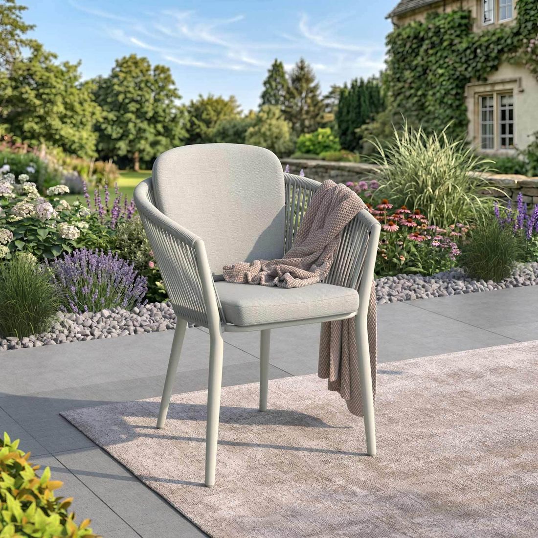 OUTLIV. Monet Gartensessel Aluminium mit Sitz- und Rückenkissen