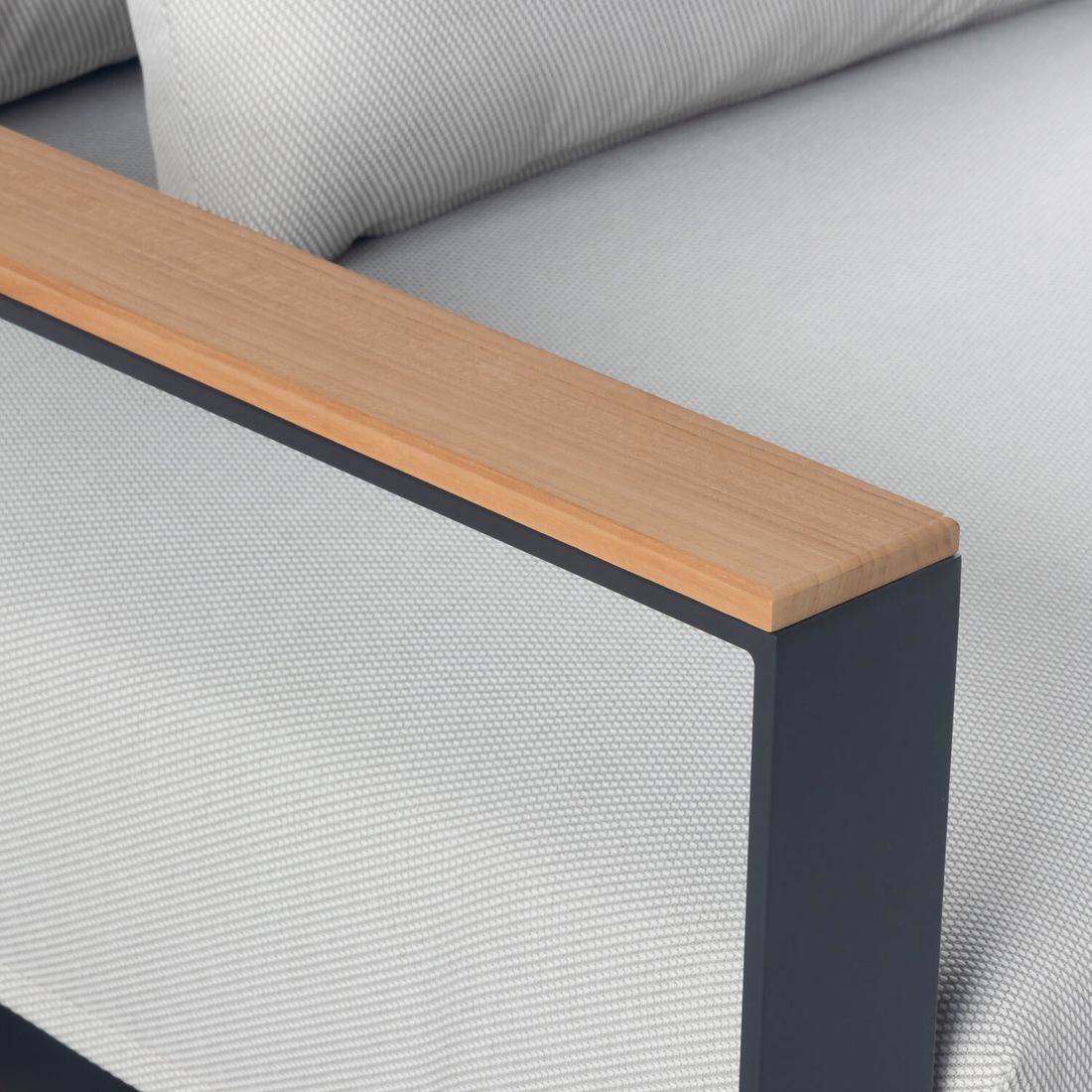 OUTLIV. Ravino Gartenloungesofa Aluminium/Olefin