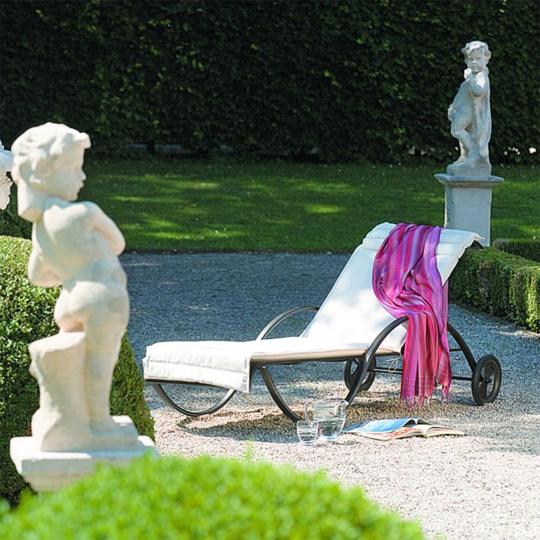 MBM Romeo Gartenliege Schmiedeeisen
