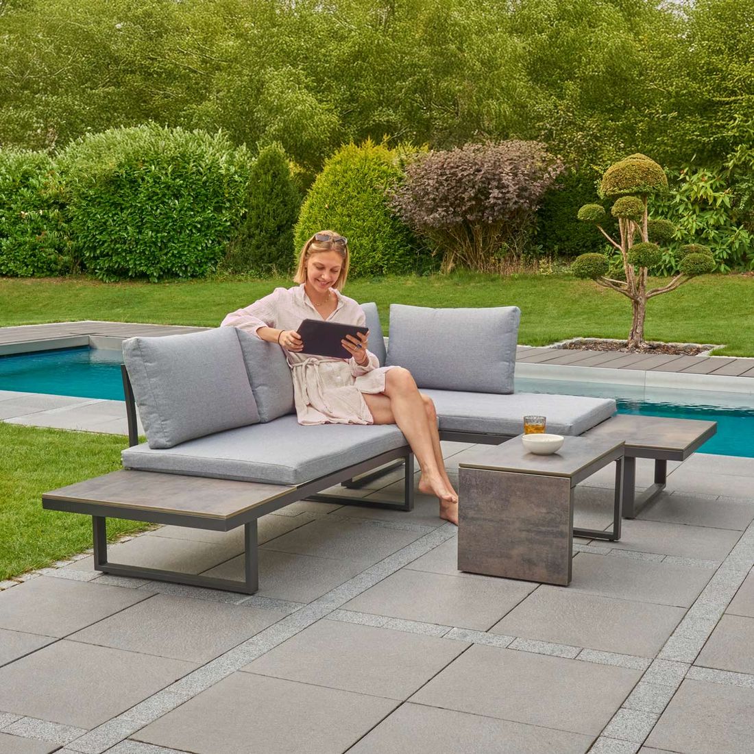 LC Garden Leyaro Ecklounge inkl. Loungetisch Aluminium/Polyester