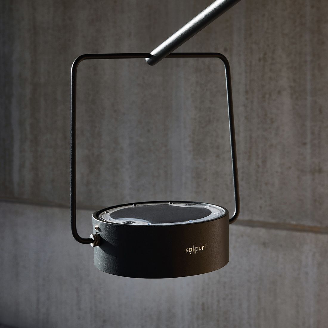 Solpuri Moon Solar-Pendelleuchte Aluminium schwenkbar