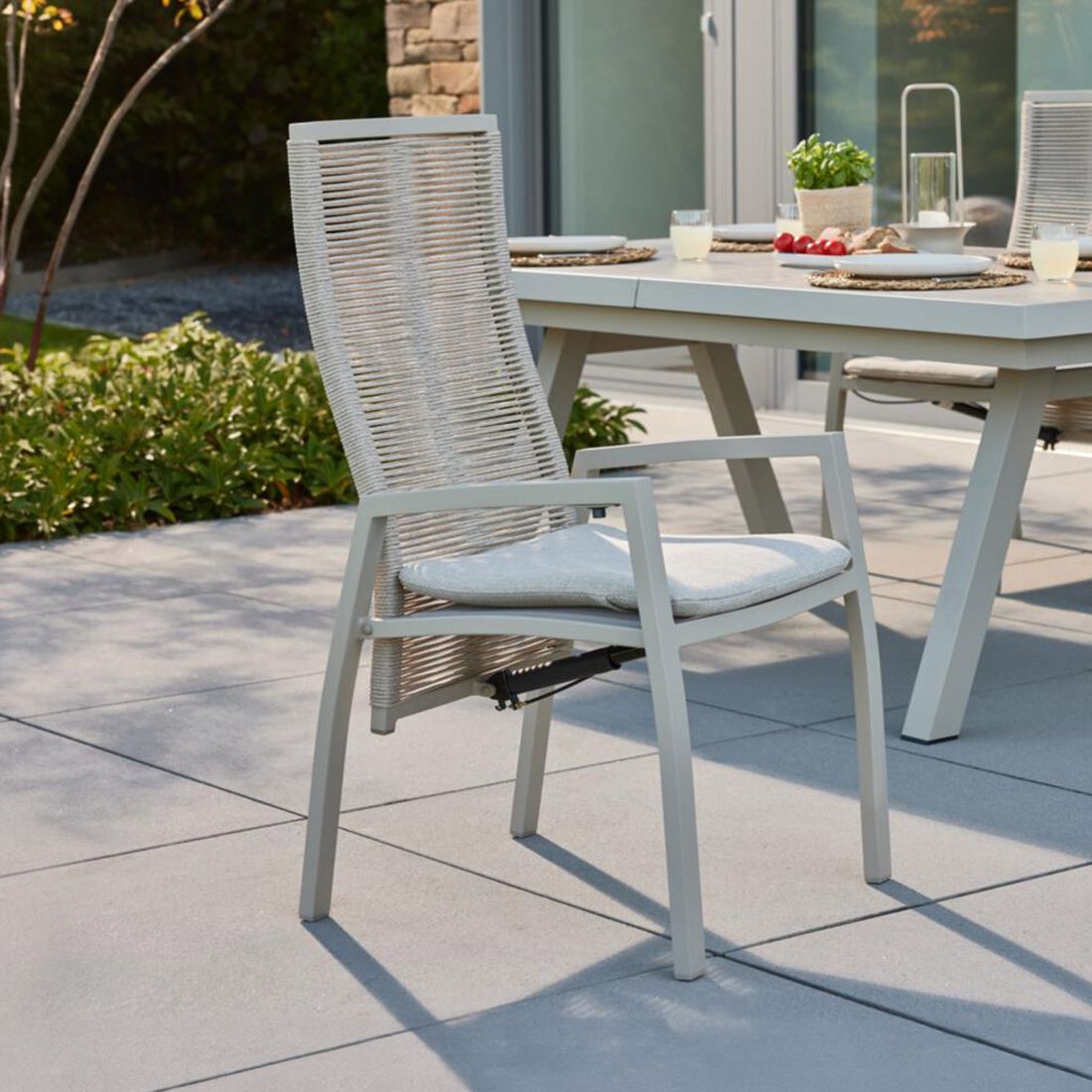 Interliving 7011 Gartensessel verstellbar Aluminium mit Sitzkissen