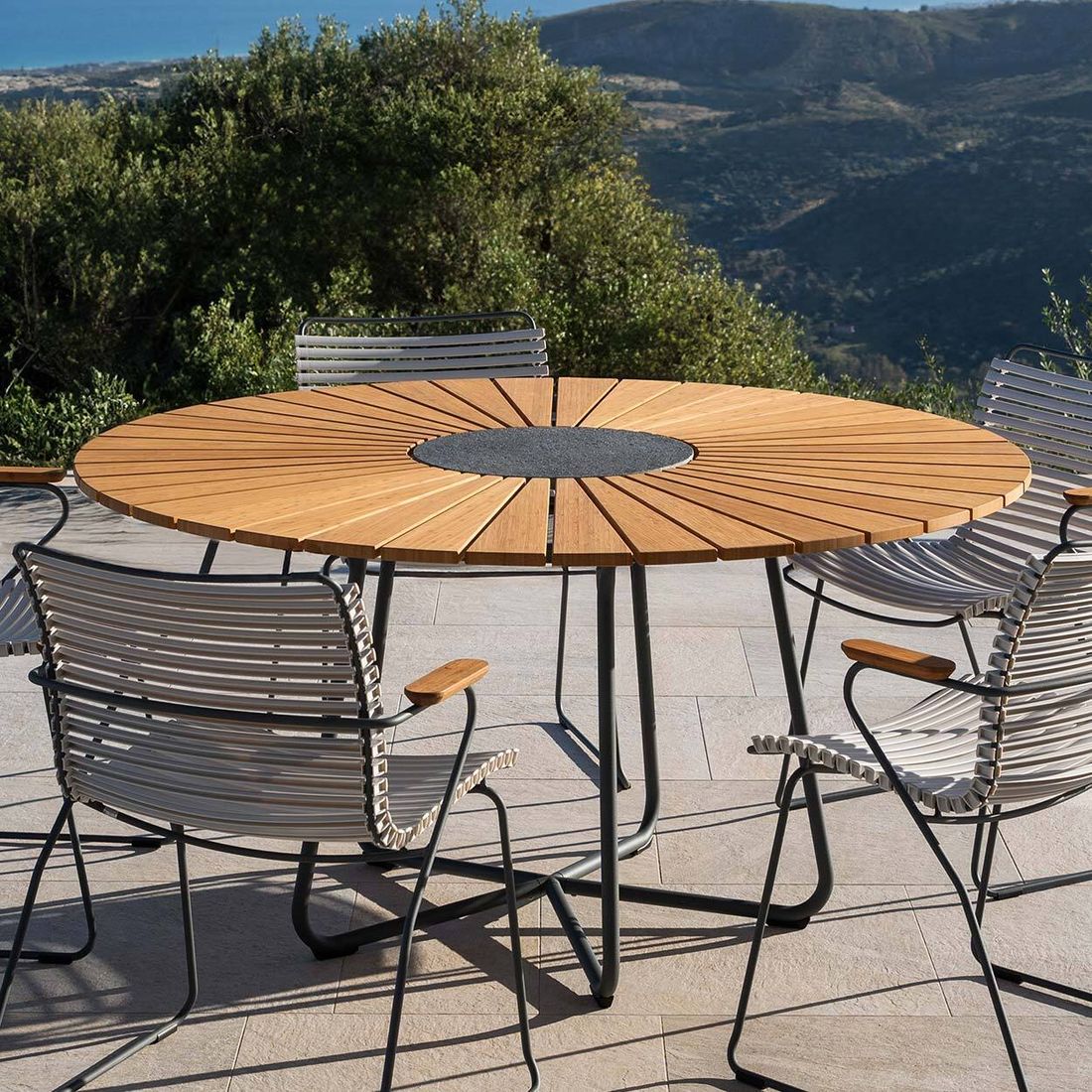 HOUE Circle Gartentisch Aluminium/Bambus