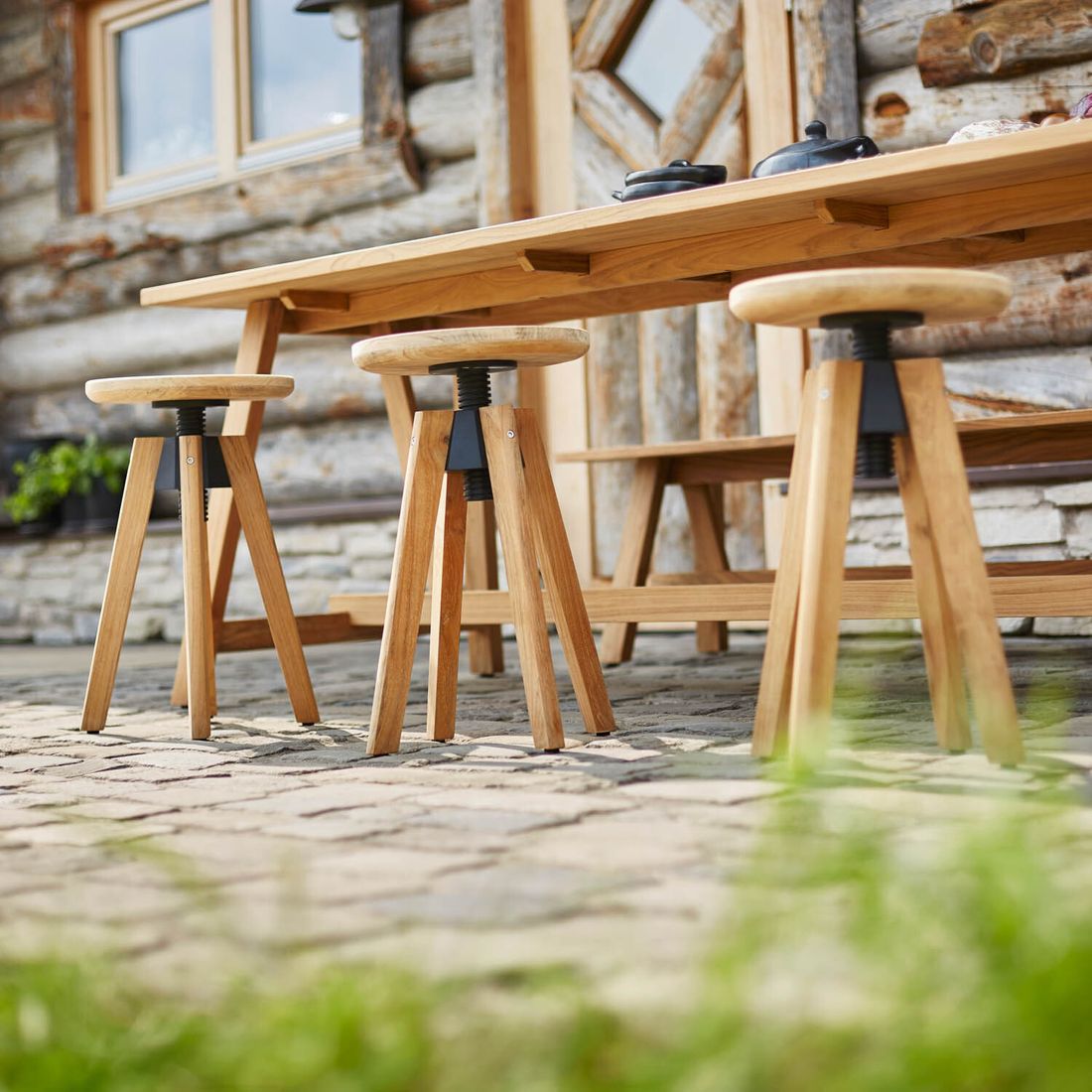 Solpuri Spindle Gartenhocker Teak