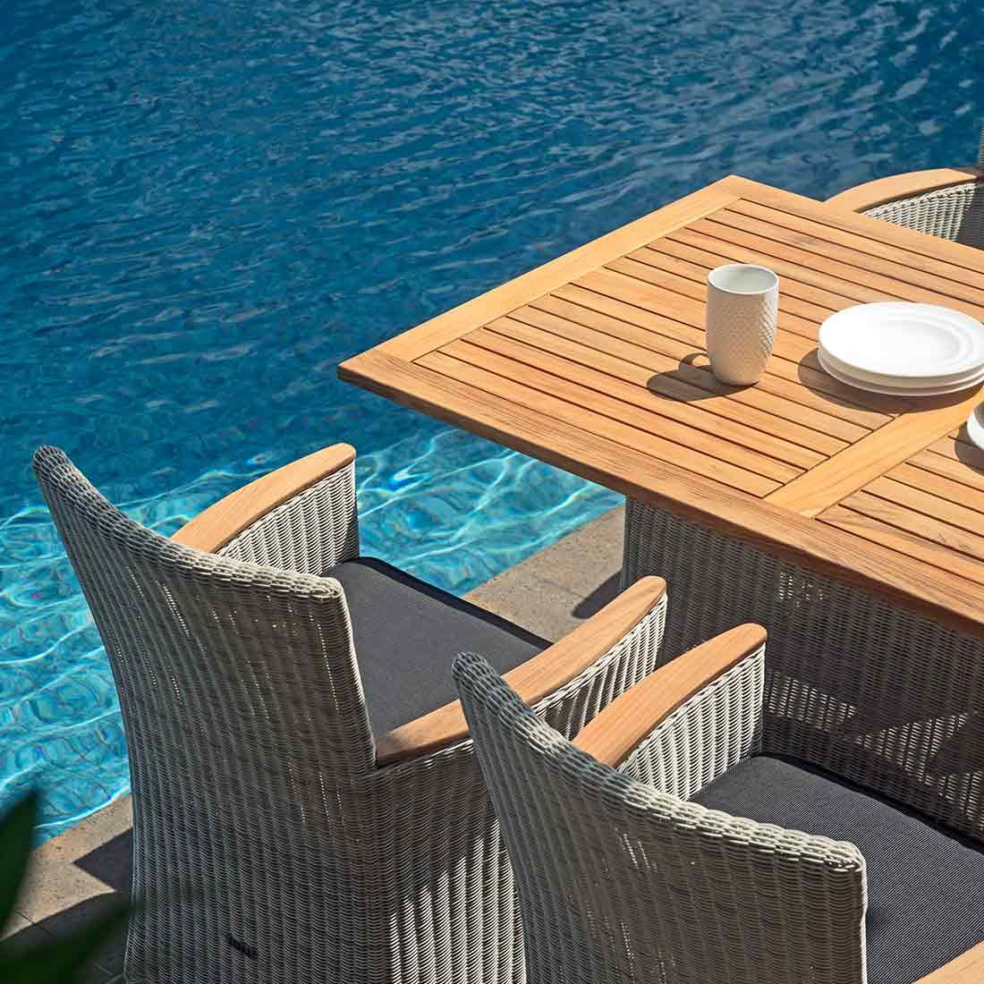Zebra Yachtclub Loomus Gartentisch 140x90cm Geflecht/Teak