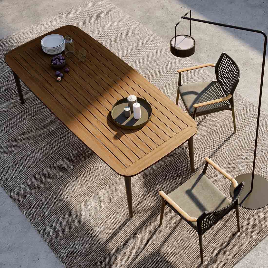 Solpuri Charlie Gartentisch 230x100 cm Aluminium/Teak