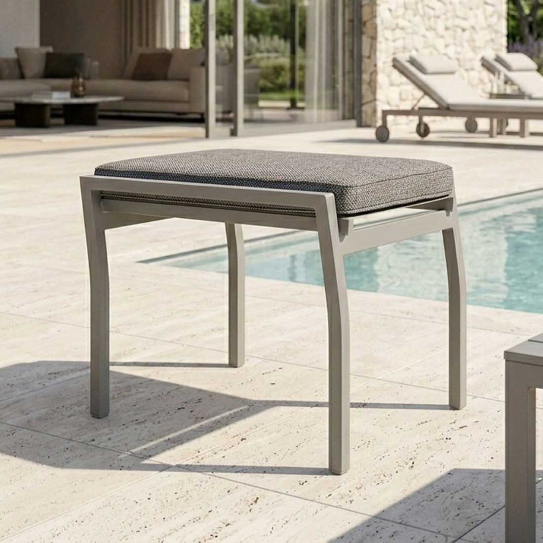 OUTLIV. Perth Gartenhocker Aluminium mit Sitzkissen