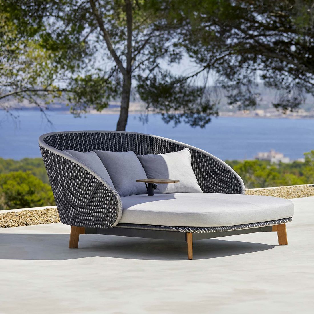 Cane-Line Peacock Daybed Teak/Alu/Geflecht inkl. Tisch
