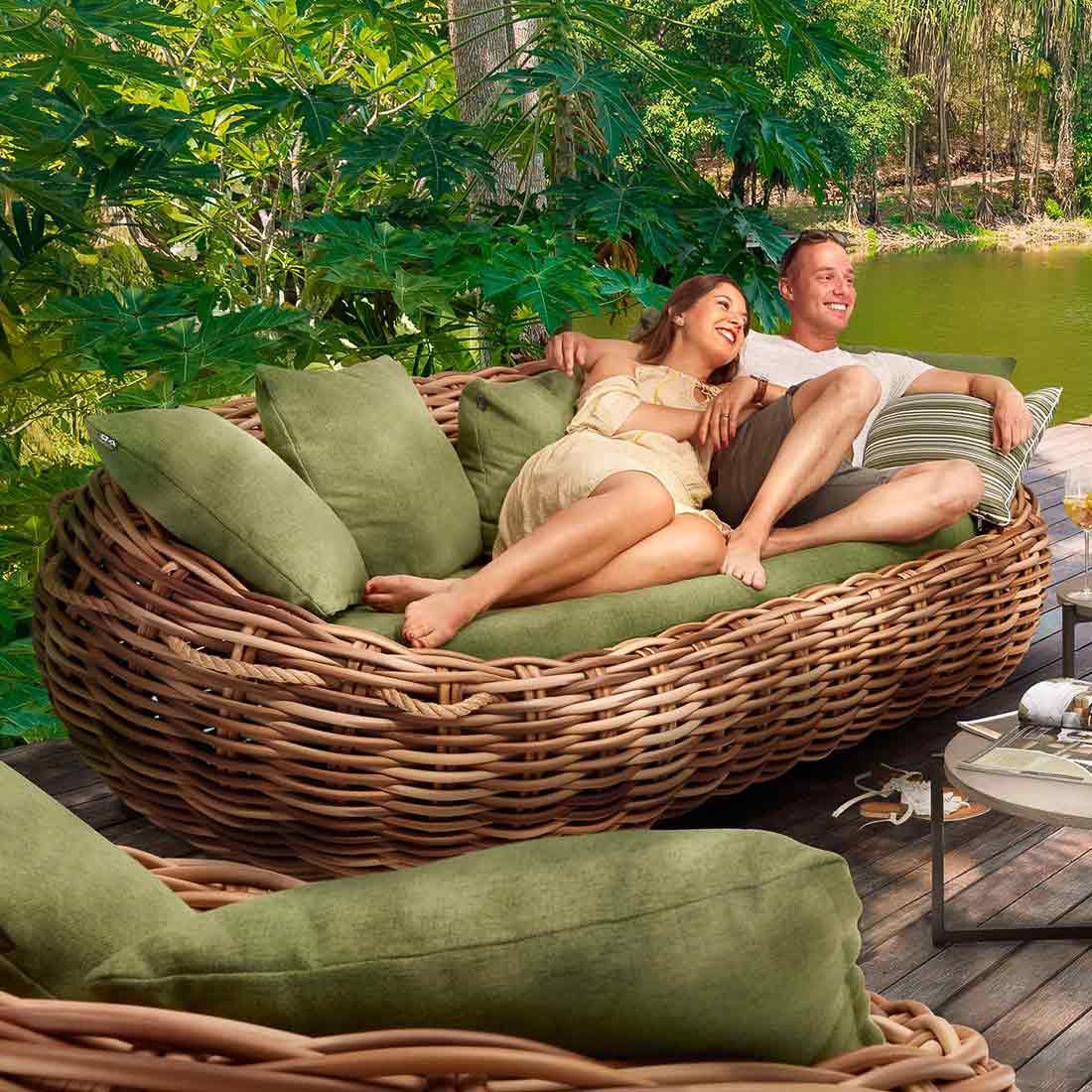 Apple Bee Cocoon Gartensofa Polyrattan/Bee Wett