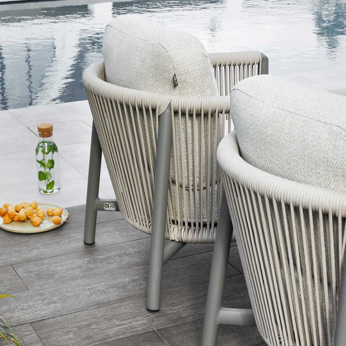 Apple Bee Bora Bora Gartensessel Low Dining Aluminium mit Sitz- und Rückenkissen
