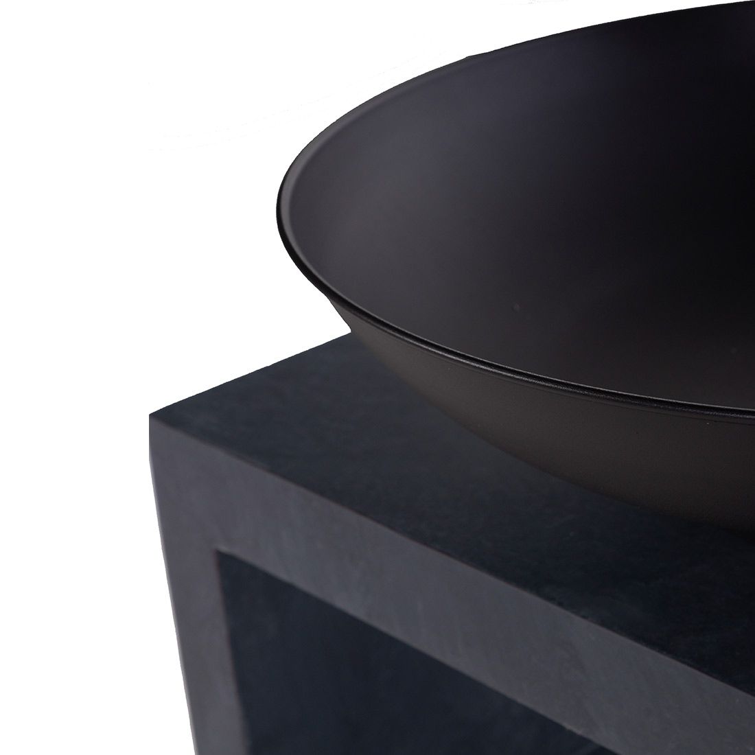 OUTLIV. Feuerschale auf Säule Clayfibre