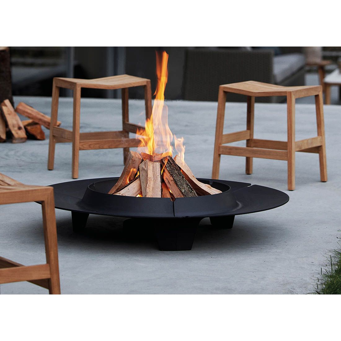 Cane-Line Ember Feuerschale Ø108 cm Gusseisen