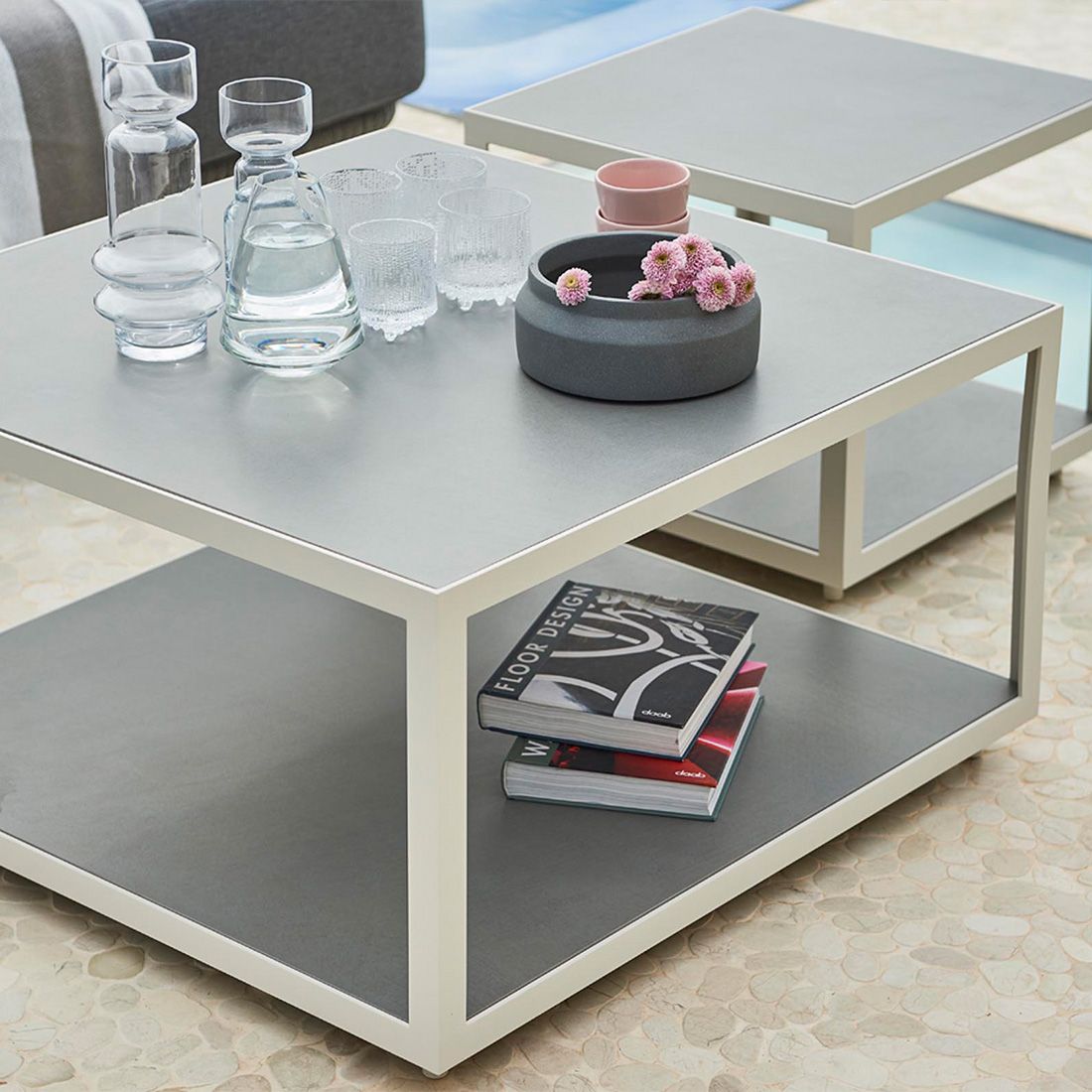 Cane-Line Level Beistelltisch 79x79cm Aluminium/Keramik