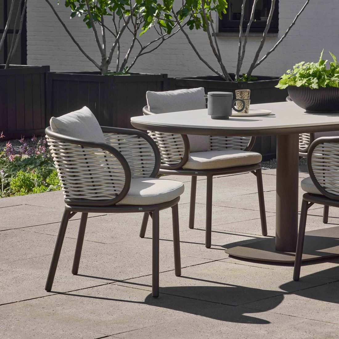 Apple Bee Pine Key Gartensessel Aluminium mit Sitz- und Rückenkissen