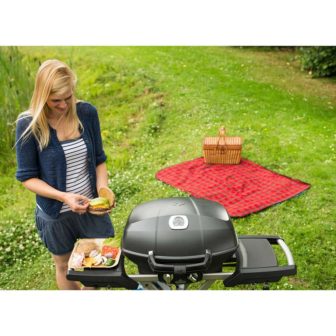 Napoleon Gasgrill TravelQ 285X mit klappbaren Wagen