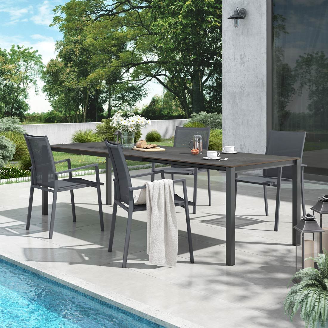 OUTLIV. Kobe Gartenmöbel-Set M (4 Plätze) Tisch 160/217/267x91cm