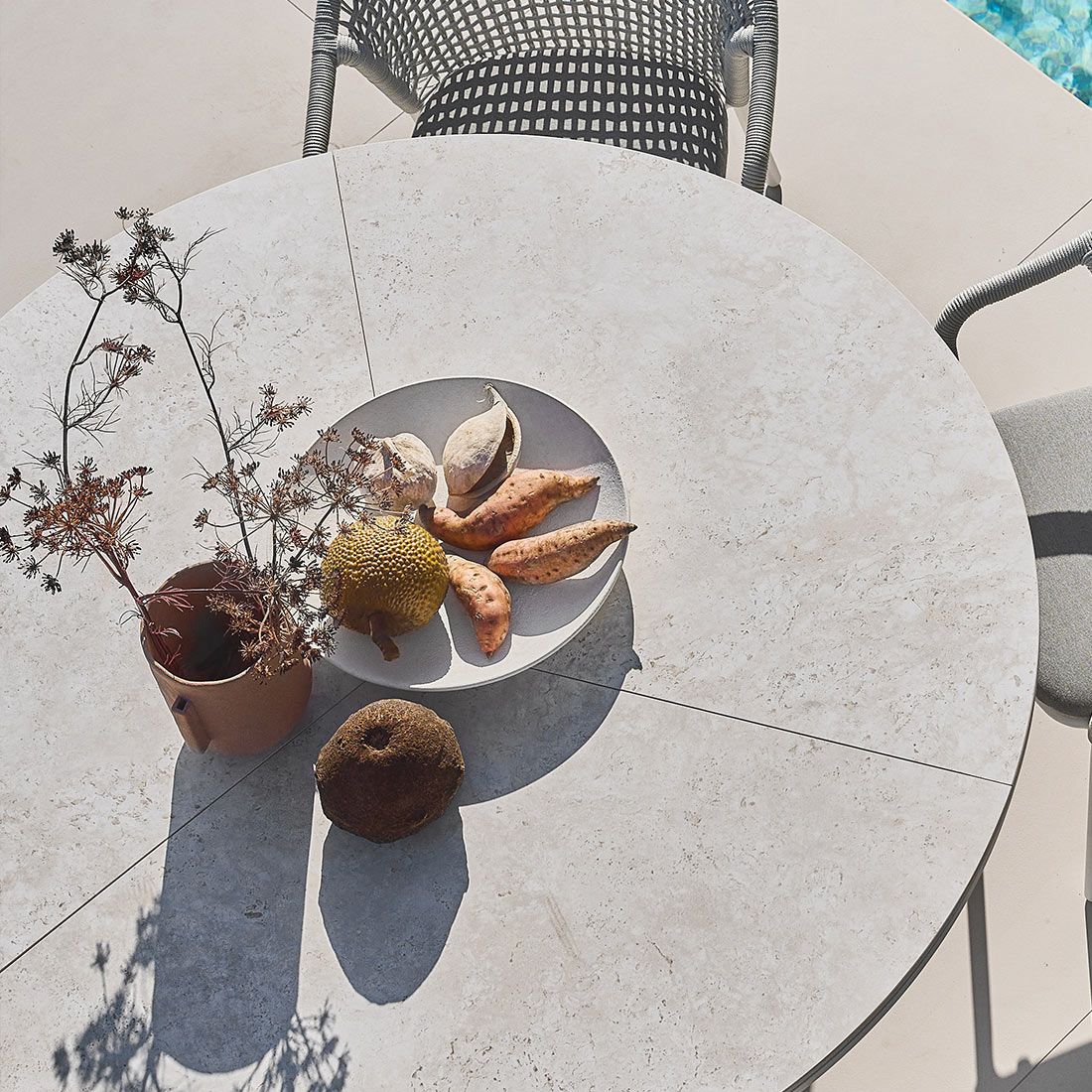 Solpuri Grid Gartentisch Ø150cm Aluminium/Dekton
