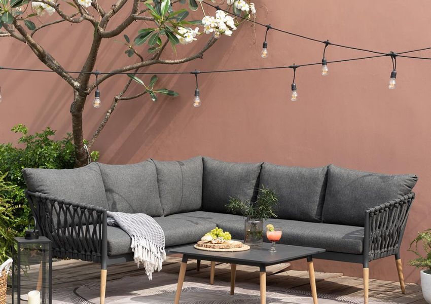Lounge aus Rope mit Lichterketten Lounge aus Rope mit Lichterketten