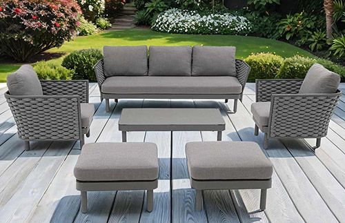 Lounge-Set aus der OUTLIV. Gartenmöbel-Kollektion Iconic