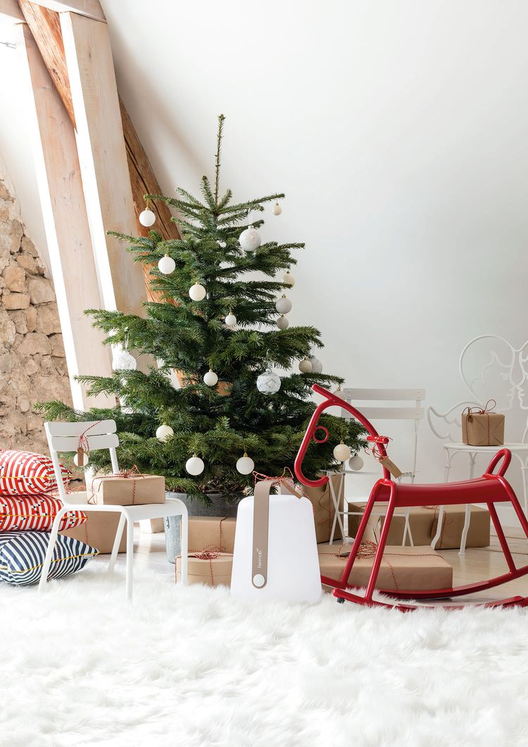 Weihnachtsbaum im Wohnzimmer