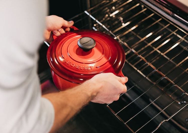 Dutch oven für den Backofen