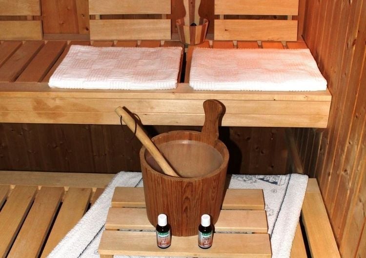 Gartensauna Pflege - Sitz- und Liegeflächen