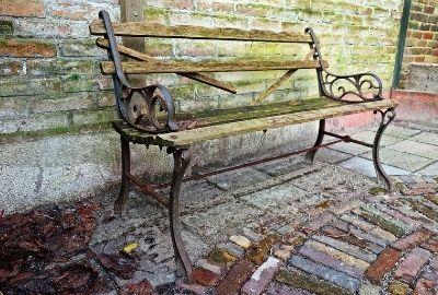 Das ist Deutschlands hässlichste Gartenbank