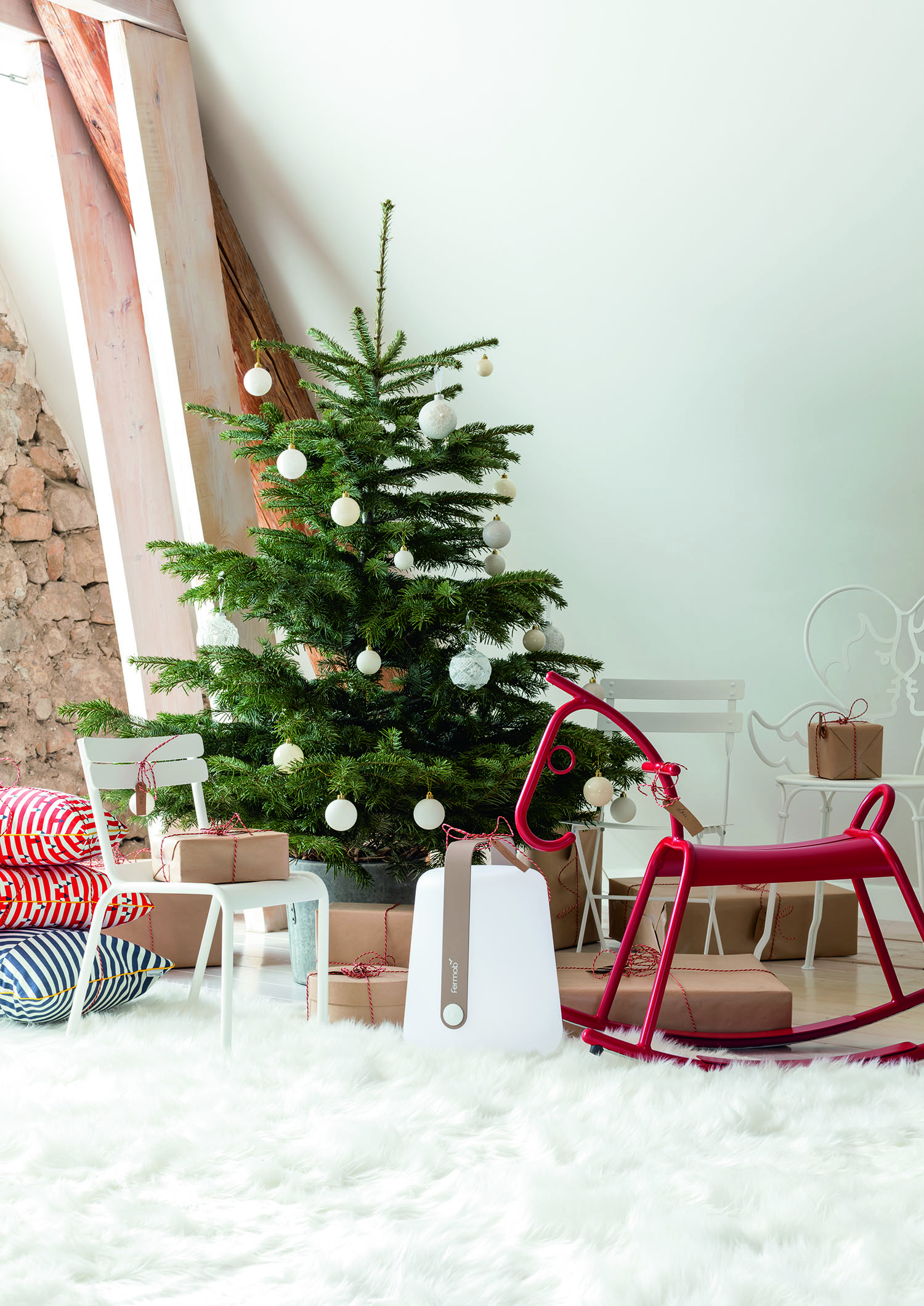 Weihnachtsbaum im Wohnzimmer