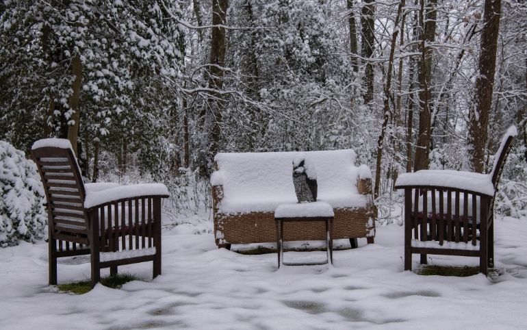 Gartenmöbel einwintern