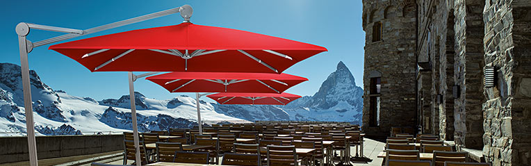Glatz Ampelschirm vor dem Matterhorn