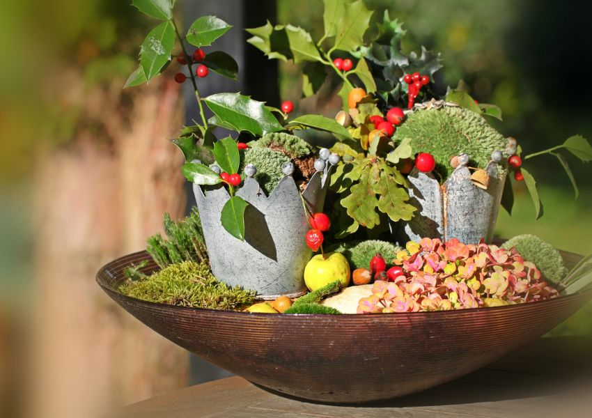 Schale mit Herbstdeko